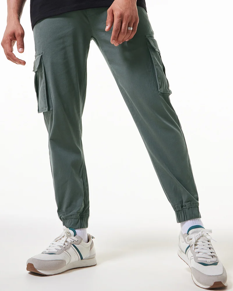 بيواكوف Men's Grey Oversized Cargo Jogger Pants
